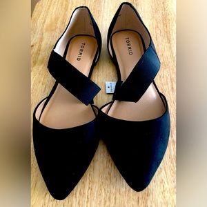 Brand new black pointed toe flat, never worn